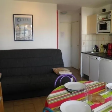 Sete, 2 Pieces, 6 Personnes - Fr-1-338-12
